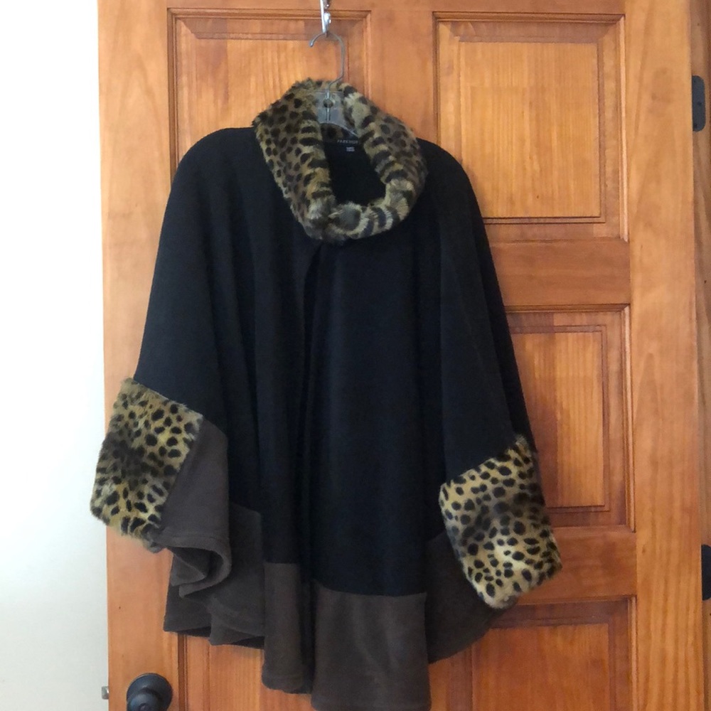 Parkhurst leopard/black/brown swing cape